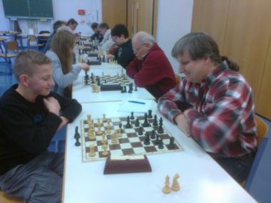 Mitglieder des Schachvereins Lichtenstein beim Vereinsturnier